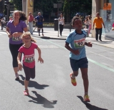 Foto 5 - Alta participación y colorido en la II Milla Urbana del Barrio del Oeste