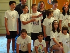 Foto 4 - El Colegio Santa Catalina exhibe su trofeo nacional del programa Sports&Trops