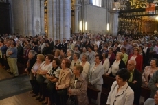 Foto 3 - La Diócesis cierra su Asamblea con una participativa y multitudinaria ceremonia