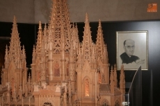 Foto 6 - La Maqueta de la Basílica Teresiana se expone temporalmente en el Museo Padre Belda 