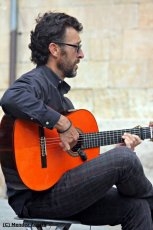 Foto 5 - La Policía Local sanciona al guitarrista Rafael de Dios por tocar y cantar flamenco en la calle