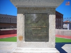 Placa conmemorativa en la cruz/FOTO:Raúl Hernández