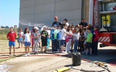 Foto 5 - El CEIP Liminares prepara a los bomberos del futuro