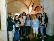 El grupo de téxtil con ManuelÁlvarez-Monteserín Izquierdo y una trabajadora del museo/FOTO: Archivo centro educativo
