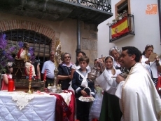 Foto 3 - Olor a incienso y alfombras de tomillo y pétalos de rosa para celebrar el Corpus