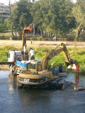 Foto 3 - Colocado un nuevo puente a la par que concluye el dragado