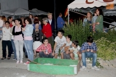 Foto 4 - Un divertido desfile de carrozas anima las fiestas 