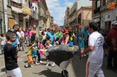 Foto 6 - El encierro de carretones pone la nota más divertida al Corpus