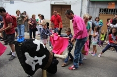 Foto 3 - El encierro de carretones pone la nota más divertida al Corpus