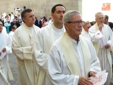 Foto 3 - Religiosos y laicos arropan al Corpus Christi en una multitudinaria procesión