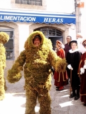 Foto 5 - La procesión de Los Hombres de Musgo atrae a gran número de turistas