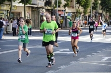 Foto 3 - La ‘Marea verde’ inunda Salamanca para luchar contra el cáncer