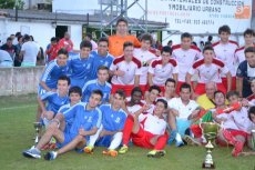 Los Combinados de Vizcaya cadete y juvenil celebran sus títulos | Foto @kisanghani
