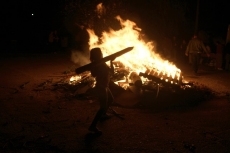 Foto 3 - Luz de fuego, percusi&oacute;n y poes&iacute;a en la noche de San Juan de Morille