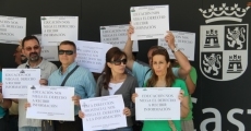 Foto 3 - Protesta del Personal Docente no Universitario contra la Consejería por negarle información