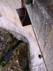 Foto 6 - Nuevos ejemplares de halcón peregrino habitan en la presa de Almendra gracias a una caja nido