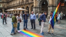 Foto 4 - El colectivo Iguales denuncia la "intolerable discriminaci&oacute;n social" de gays, lesbianas y...