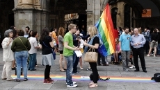 Foto 3 - El colectivo Iguales denuncia la "intolerable discriminaci&oacute;n social" de gays, lesbianas y...