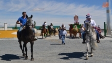 Foto 3 - Romeros, palmas y mucho arte para arropar a la Virgen del Rocío
