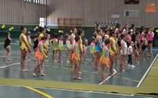 Foto 3 - El Club de Gimnasia Rítmica cierra el curso recibiendo la visita de gimnastas de Hervás