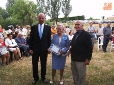 Foto 4 - La jornada de convivencia re&uacute;ne a m&aacute;s de 500 mayores de la comarca ledesmina