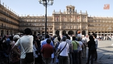 Foto 3 - La ruta teatralizada &lsquo;Descubre el arte&rsquo; congrega a cientos de salmantinos