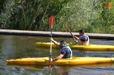 Foto 5 - Los Bomberos inician los festejos de San Juan montando en piragua