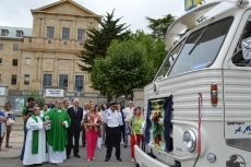 Foto 3 -  Los conductores salmantinos celebran a San Crist&oacute;bal con la tradicional bendici&oacute;n de autom&oacute;viles