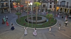 Foto 4 - El Verano Cultural arranca con sevillanas y teatro