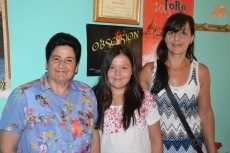 Foto 5 - Los vecinos del Barrio Nuevo y la Avenida de España se reúnen en torno a la mesa