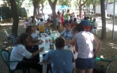 Paella de los vecinos del Barrio Nuevo en el Camping