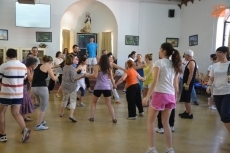 Foto 6 - La Escuela de Folklore se mueve al ritmo de las contradanzas