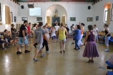 Foto 3 - La Escuela de Folklore se mueve al ritmo de las contradanzas