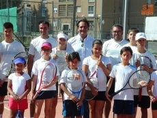 Foto 3 - El Club de Tenis Salamanca apostará por la integración de personas con discapacidad y menores sin ...