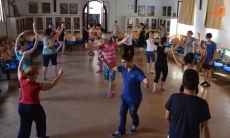Foto 6 - Ritmos valencianos y gallegos completan la Escuela de Folklore