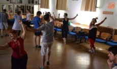 Foto 5 - Ritmos valencianos y gallegos completan la Escuela de Folklore