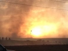 Foto 3 - Declarado un incendio de notables dimensiones en el entorno de Castillejo