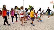 Foto 6 - Pequeños y mayores de Vistahermosa disfrutan con la música de las fiestas de verano 