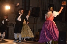 Foto 3 - El grupo Les Folies Carcaixent acerca a la Plaza ritmos valencianos