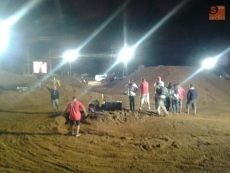 Foto 4 - La grave caída de uno de los pilotos deja helado el ambiente festivo de la carrera