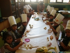 Foto 3 - Los niños de Conciliamos se ponen el gorro de cocina