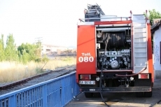 Foto 3 - Un incendio genera una gran humareda en toda la margen izquierda del Tormes