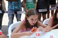 Foto 4 - Premiados con productos ibéricos los ganadores del concurso 'Tragapizza'