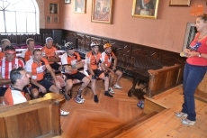 Foto 3 - La X Ruta a Extremadura en Bici concluye su 1ª etapa en la Plaza Mayor