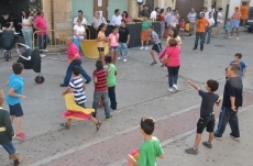 Ni&ntilde;os y mayores se lo pasan en grande con los carretones en San Andr&eacute;s