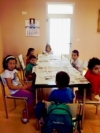 Foto 2 - Un taller de manualidades anima las mañanas de agosto a los más pequeños