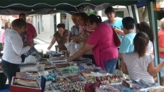 Foto 3 - Manos artesanas tejen el éxito del XI Encuentro de Encajeras ‘Ciudad de Peñaranda’