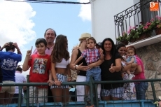 Foto 3 - El encierro de vaquillas pone el ambiente taurino antes del festejo de rejones