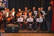 Foto 5 - La Rondalla triunfa también el Martes Mayor con su imagen más formal