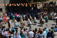 Foto 5 - La Virgen de las Nieves recibe en ofrenda las danzas serranas